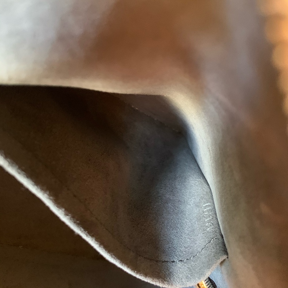 Lv Bag. Pristine Condition. - image 6